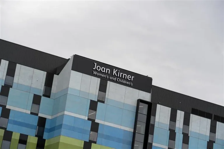 Exterior of Joan Kirner Women's and Children's at Sunshine Hospital